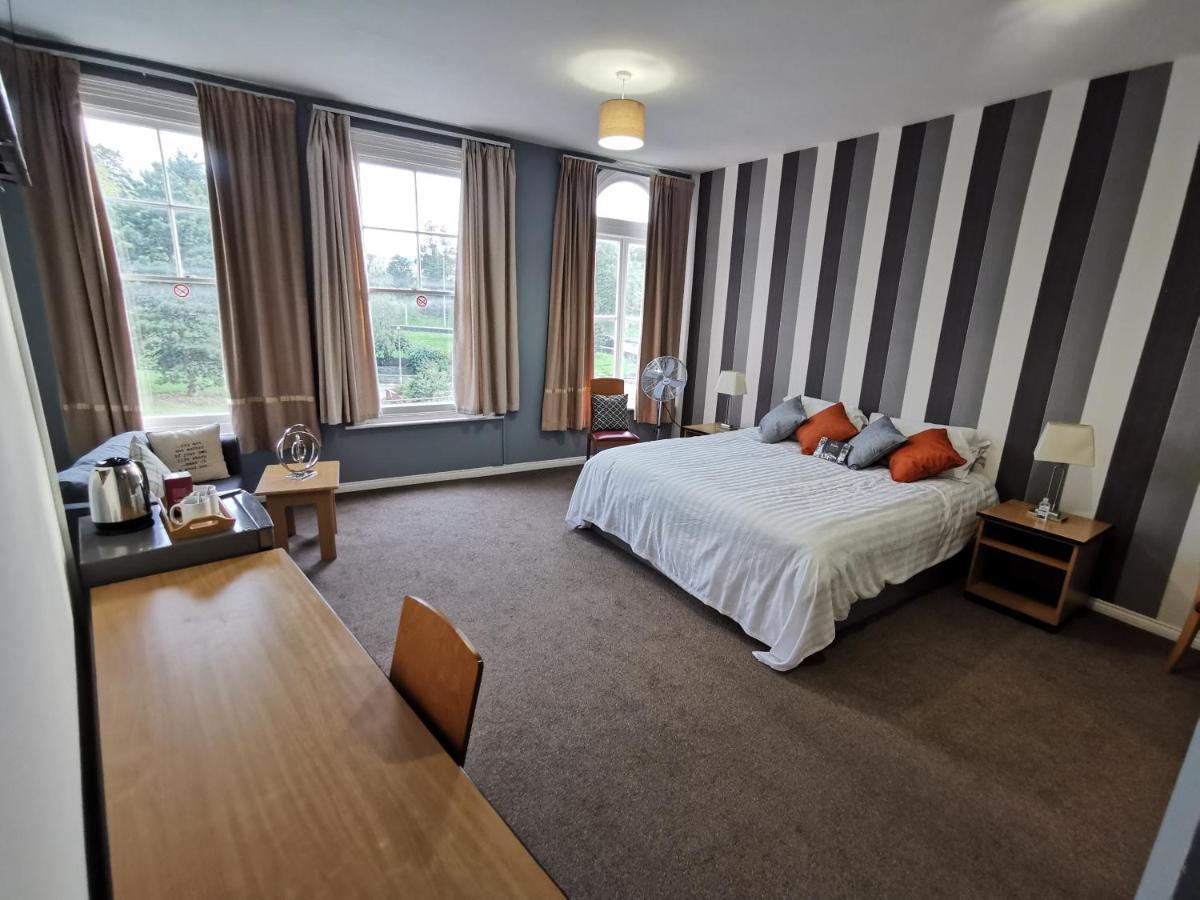 Aspire 860 Hotel Colchester Buitenkant foto